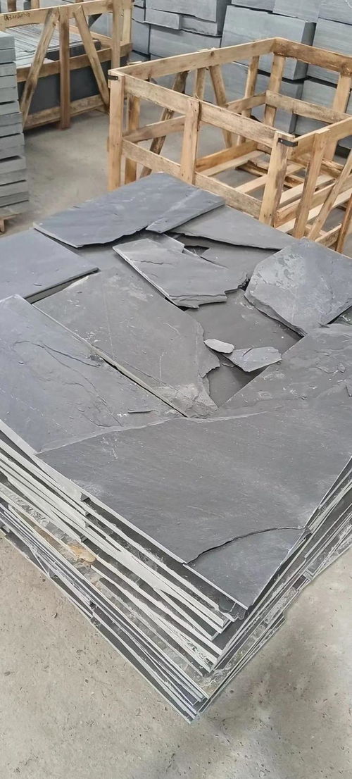 红色与灰色与黑色碰撞 —— 路沿石与花岗岩加工的艺术与现代应用